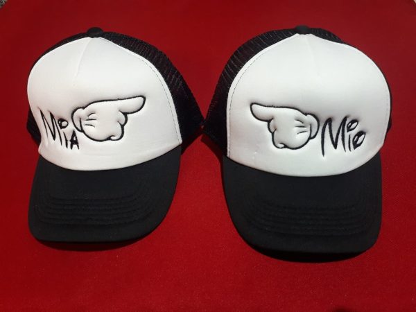 gorras-bordadas-duo-parejas-san-valentin-mio-mia-D_NQ_NP_891531-MLM291705